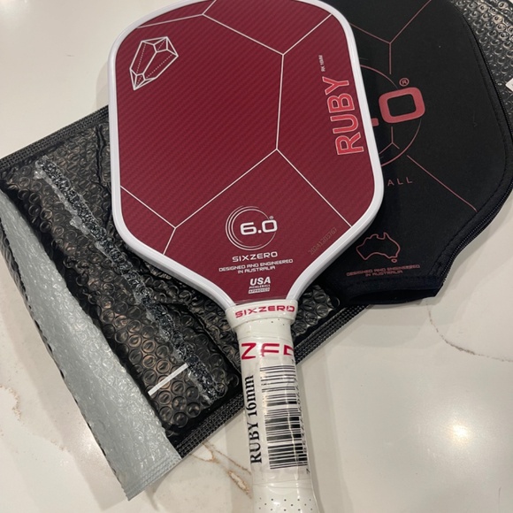Six Zero - Ruby 16mm pickleball paddle - Picture 3 of 4